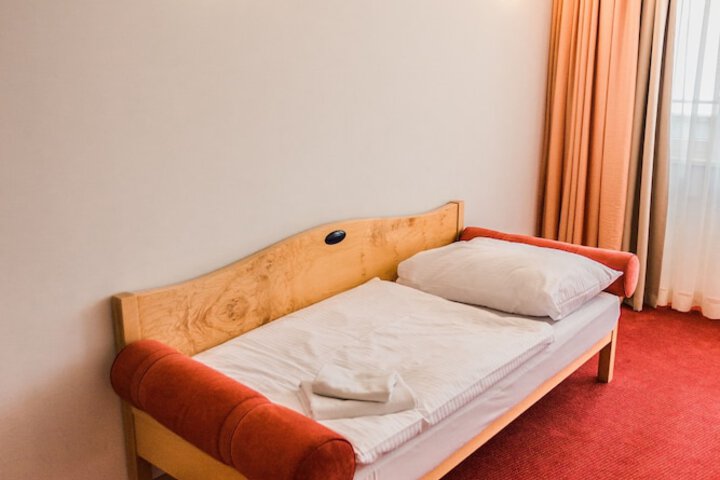 Room 36 of 102