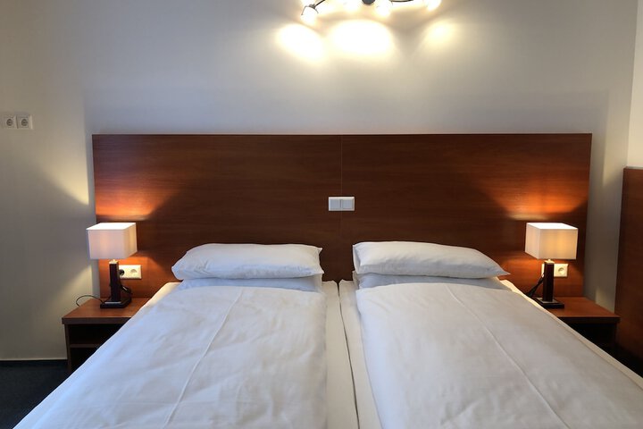 Room 4 of 26
