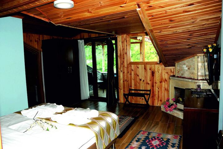 Room 3 of 34