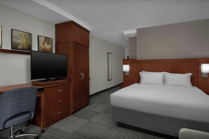 Room 10 of 34