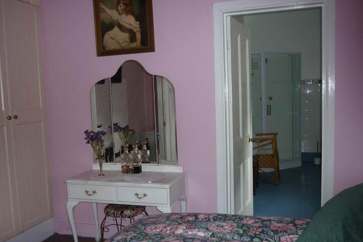 Room 8 of 49