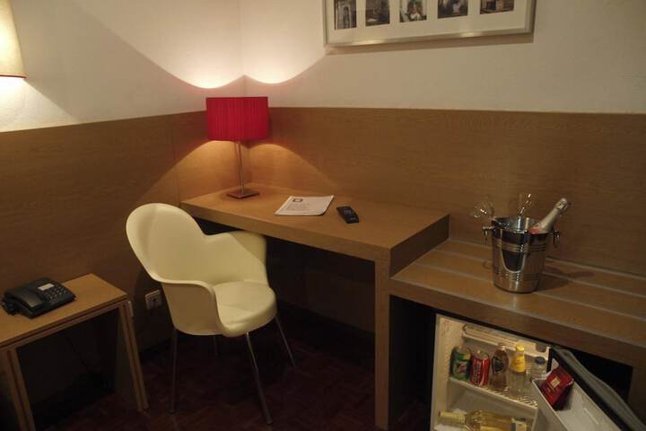 Room 18 of 35