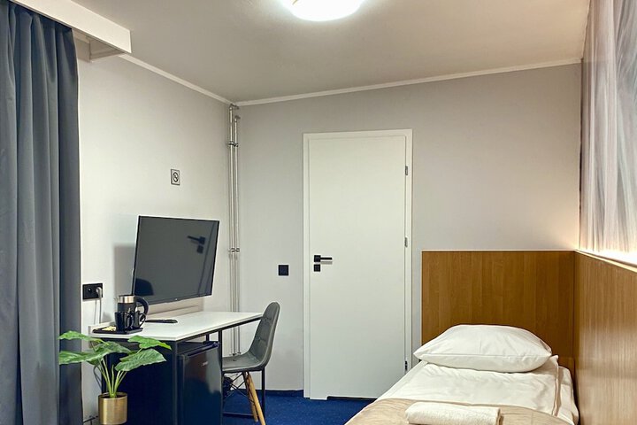 Room 7 of 14
