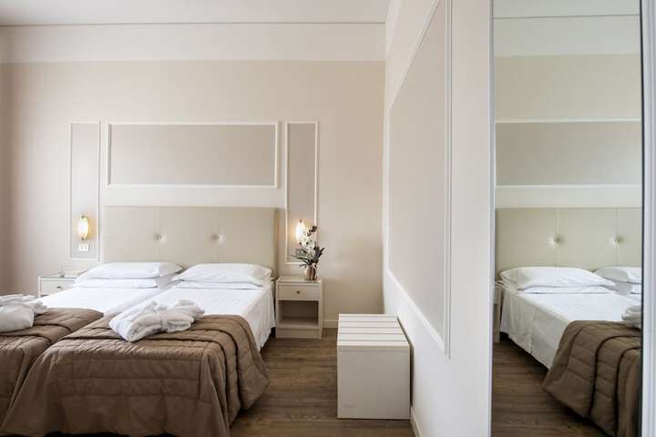Room 15 of 91