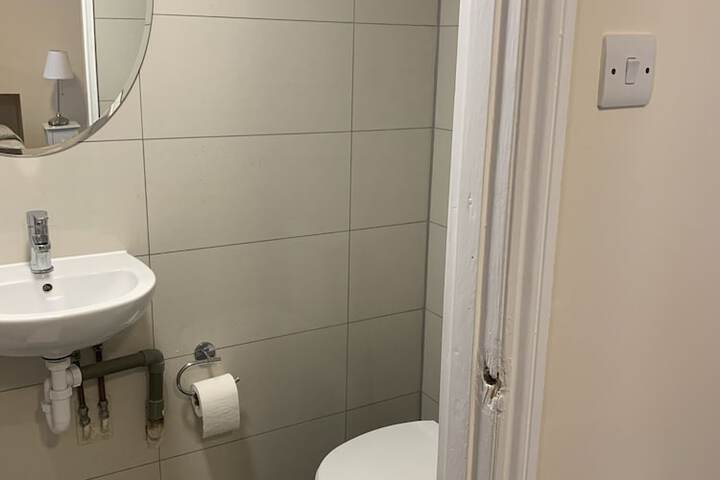 Room 200 of 283