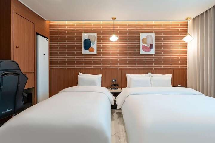 Room 29 of 76