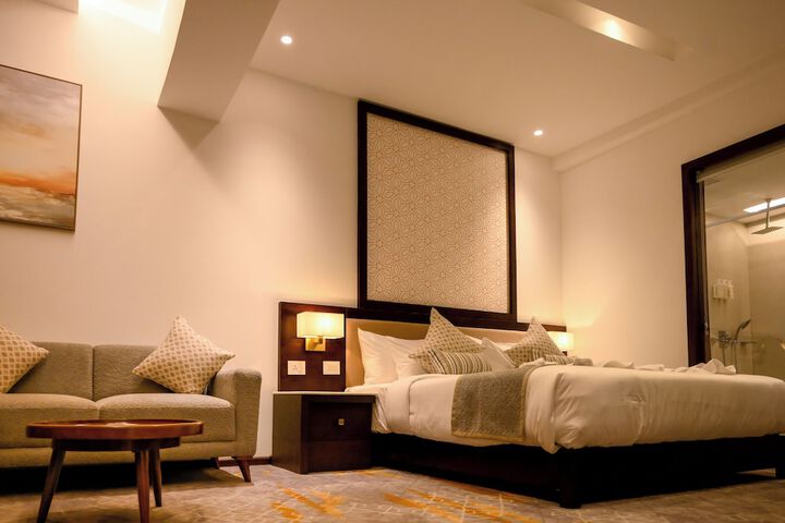 Room 8 of 63