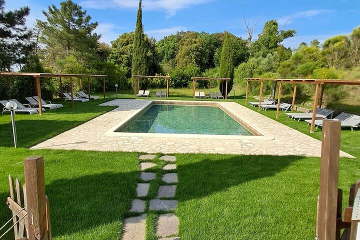 Pool 90 of 149