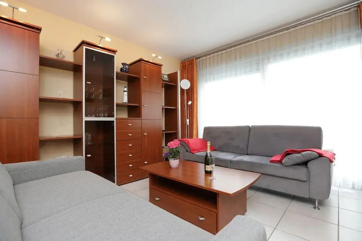 Room 5 of 14