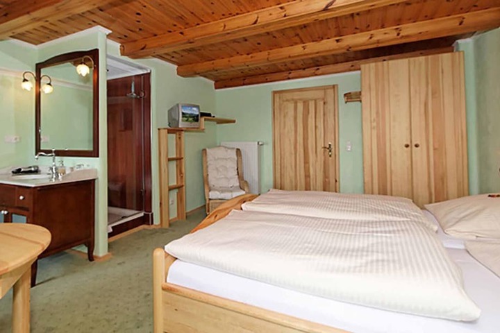 Room 10 of 30