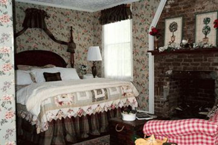 Room 8 of 28
