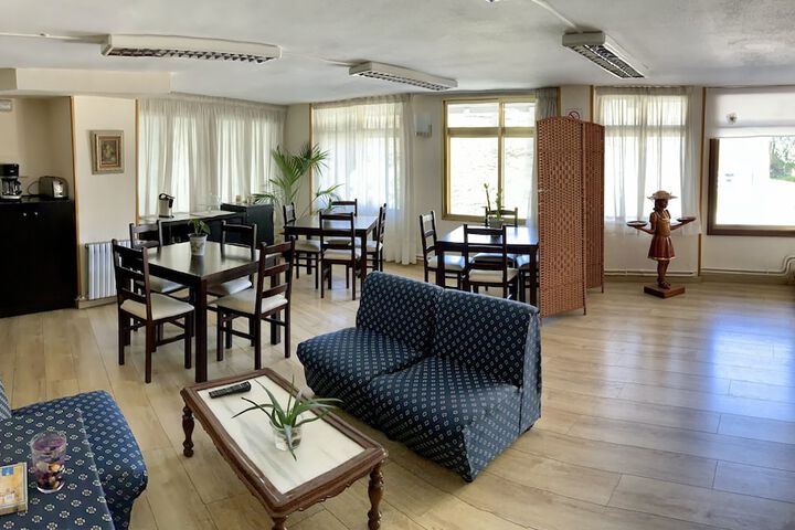 Room 32 of 50