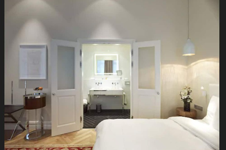 Room 32 of 124