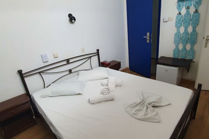 Room 32 of 103