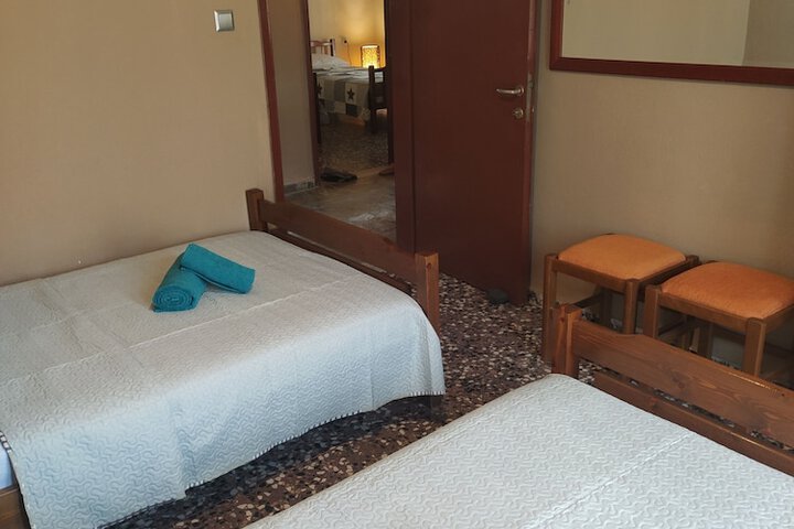 Room 4 of 81