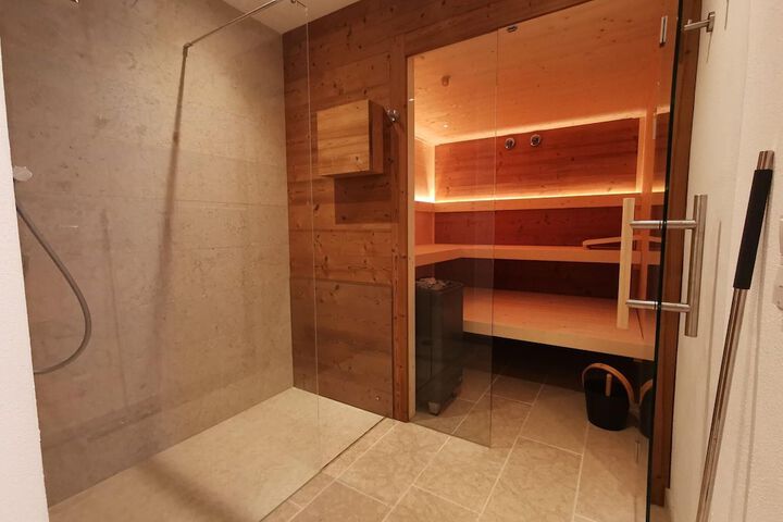 Room 14 of 43
