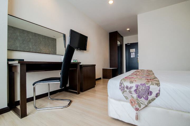 Room 9 of 43