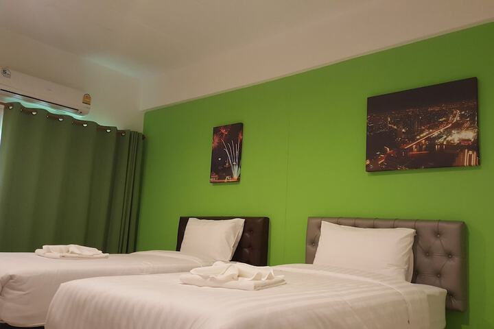 Room 10 of 26