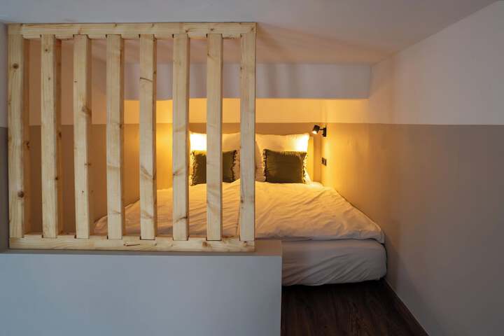 Room 15 of 147