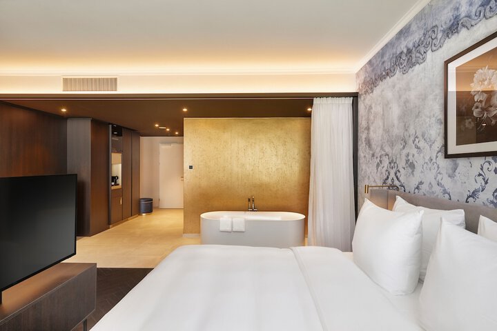 Room 18 of 35