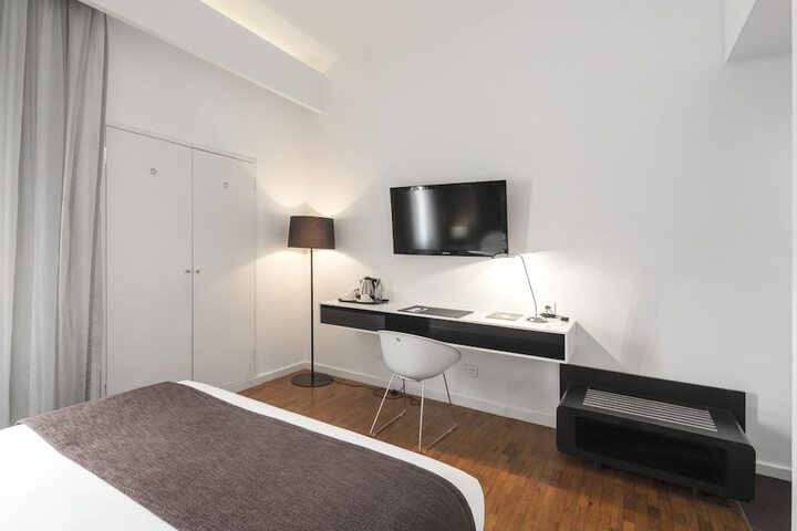In-room business center