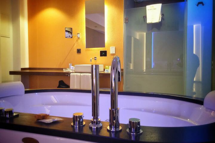 Hot Tub 27 of 57