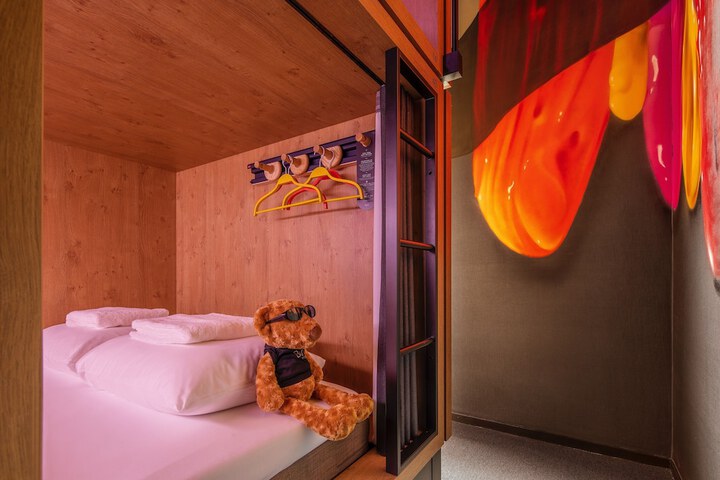 Room 9 of 54
