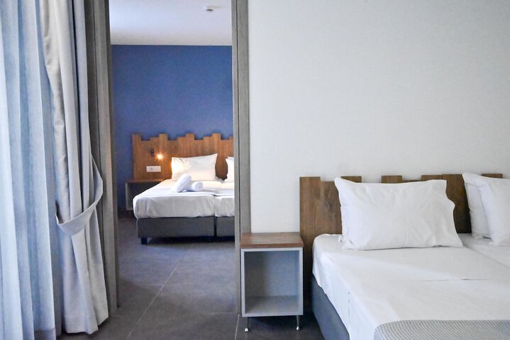 Room 45 of 93