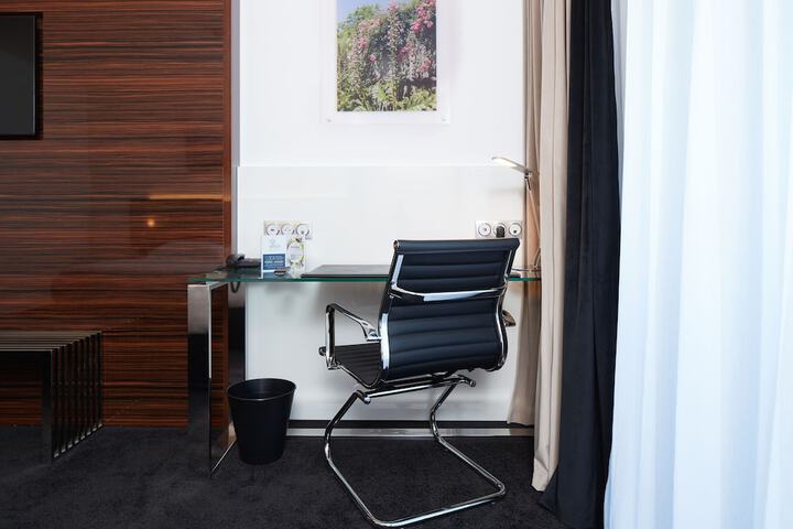 Room 16 of 114
