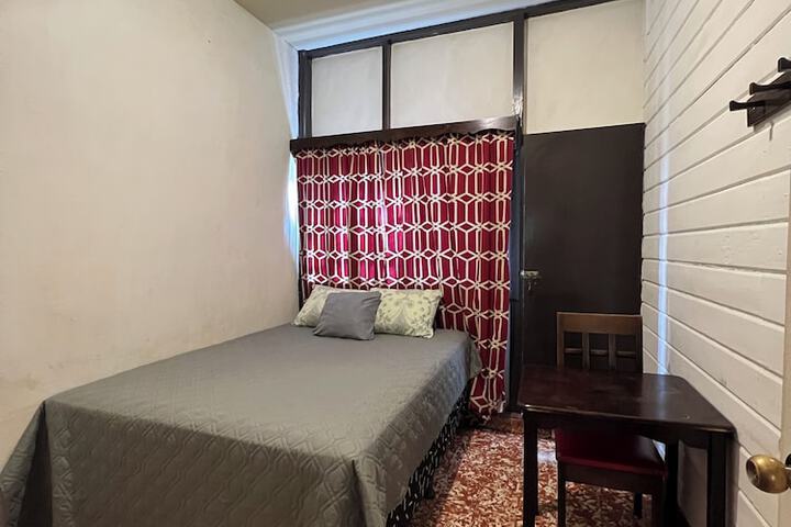 Room 35 of 71
