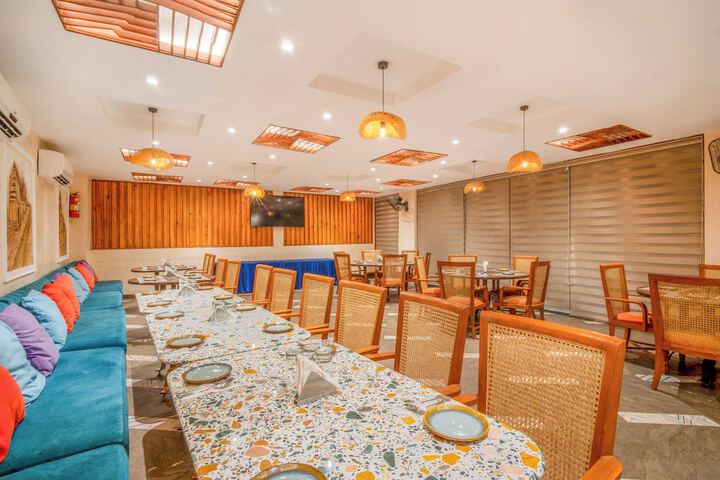 Dining 49 of 75
