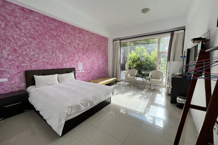 Room 12 of 29