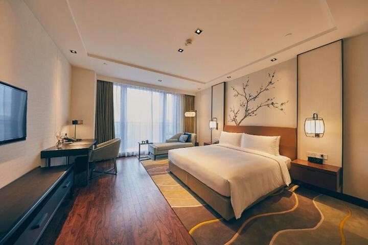 Room 4 of 19
