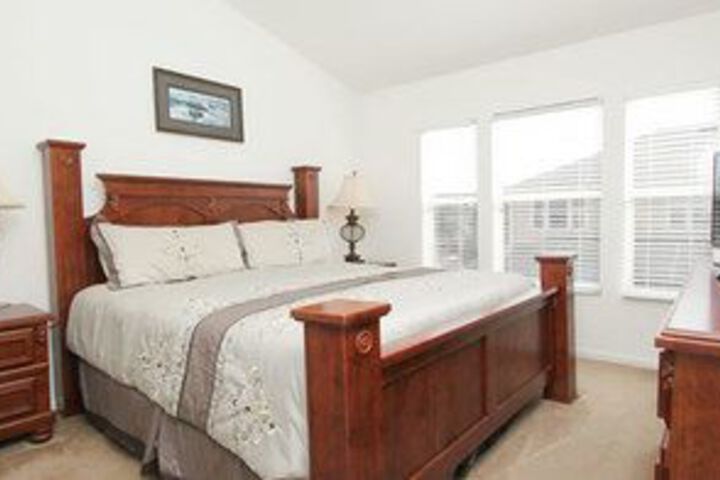 7652 Windsor Hills