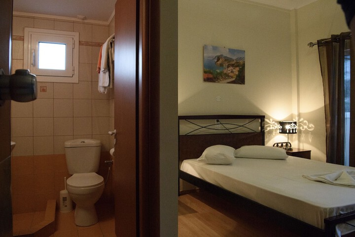 Room 16 of 43