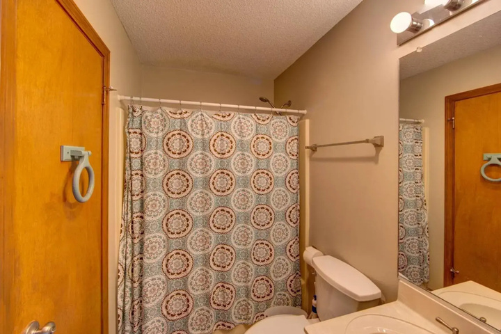 Room 8 of 19