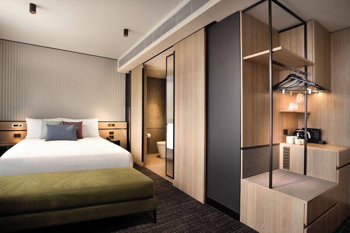 Room 10 of 130