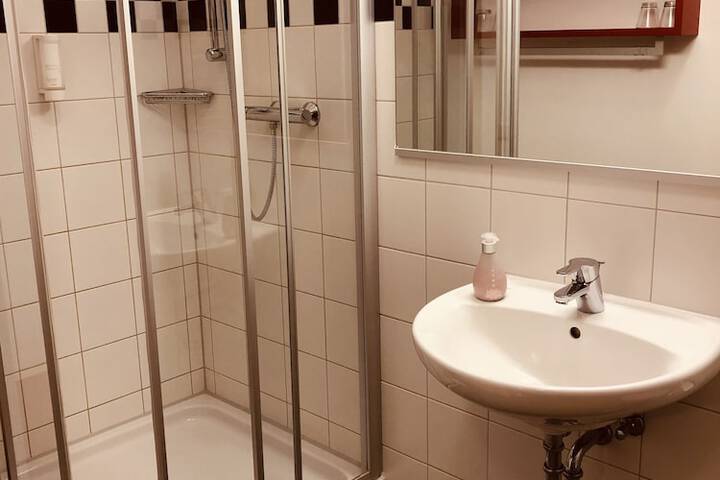 Room 60 of 174