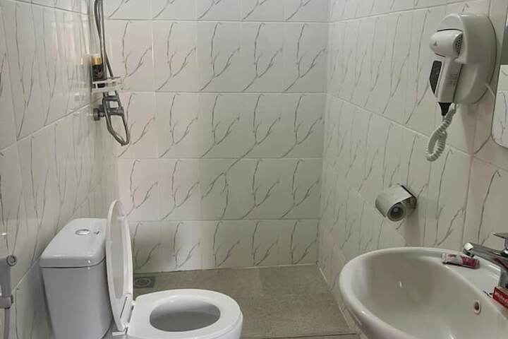Room 83 of 92