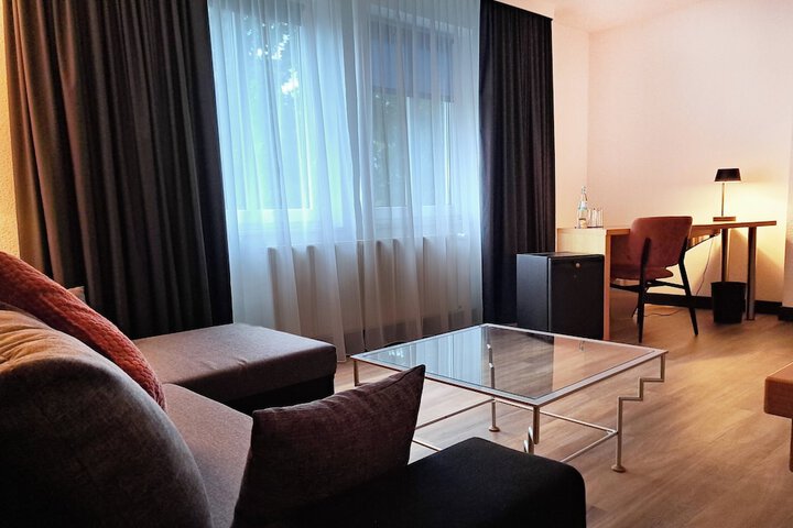 Room 7 of 84
