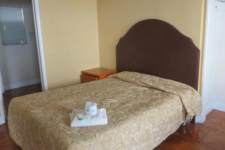 Room 3 of 6