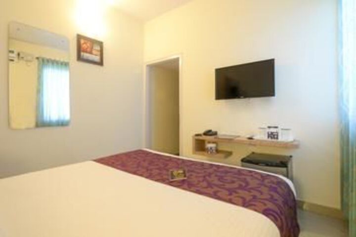 Room 11 of 20