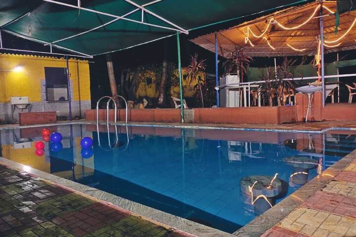 Pool 23 of 31