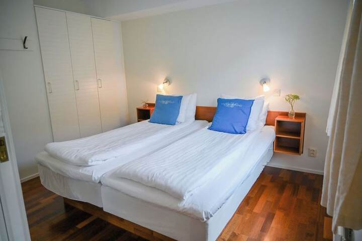 Room 6 of 52