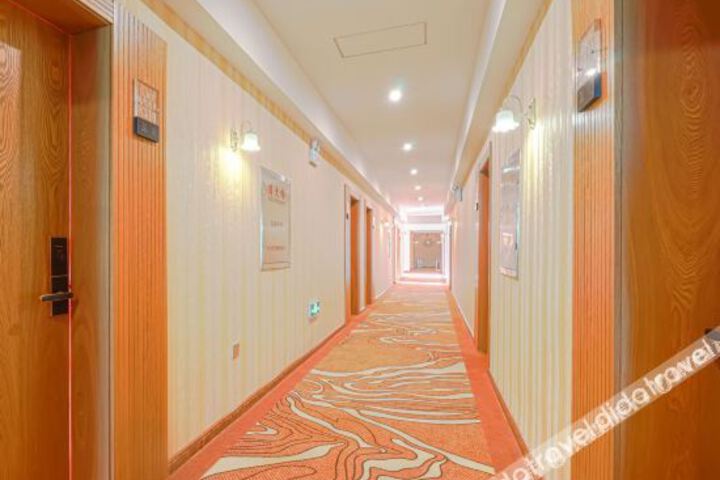Hotel Interior 6 of 22