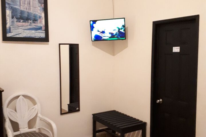 Room 13 of 94