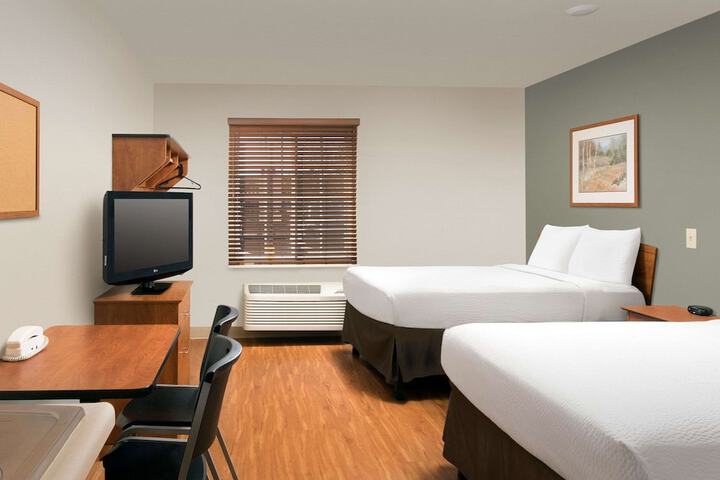 1 Queen Bed (6 of 22)