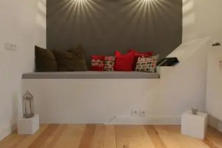 Room 11 of 17