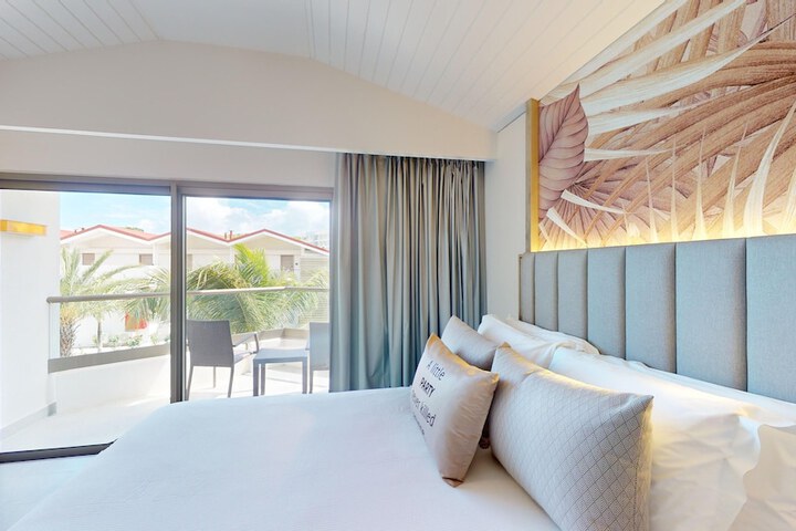 Room 20 of 235