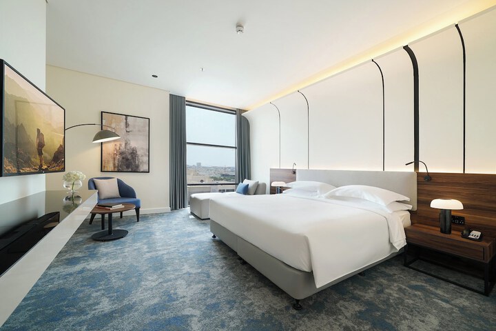 Room 8 of 64